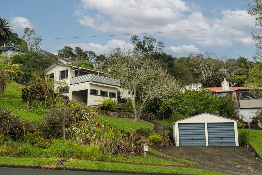 16 Willow Place, Horahora, Whangarei - Carousel 1