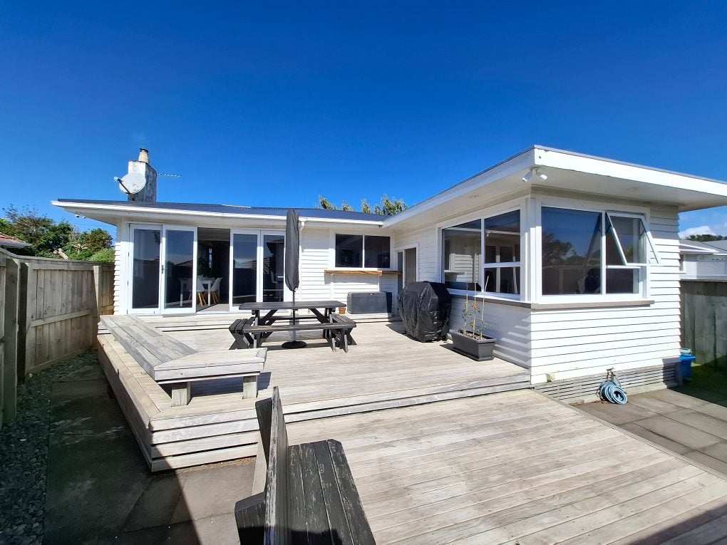 21 Tarahua Road, Vogeltown, New Plymouth - Carousel 21