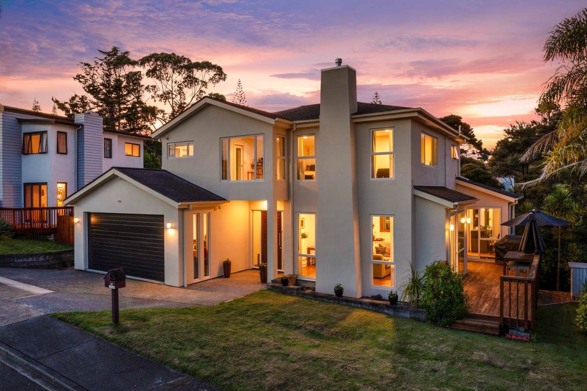 42 Newbury Place, Schnapper Rock, Auckland - Carousel 1