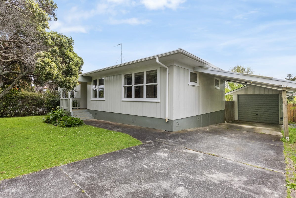 68 Second View Avenue, Beachlands, Auckland - Carousel 1