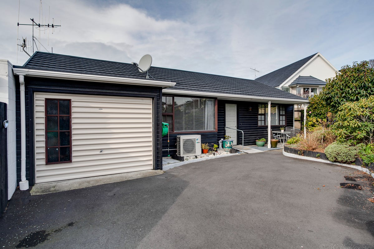 11 Campbell Street, Maori Hill, Timaru - Carousel 1