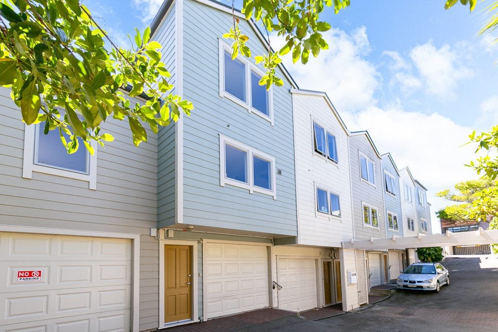 152H Tasman Street, Mount Cook, Wellington - Carousel 2
