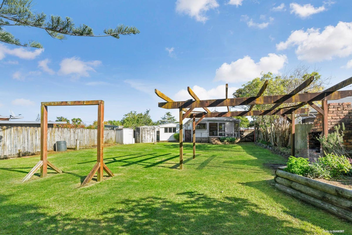 57 Shelly Bay Road, Beachlands, Auckland - Carousel 2