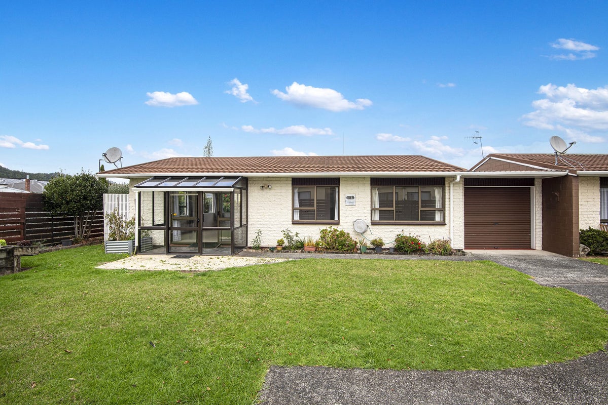 2/8 Park Avenue, Kensington, Whangarei - Carousel 1
