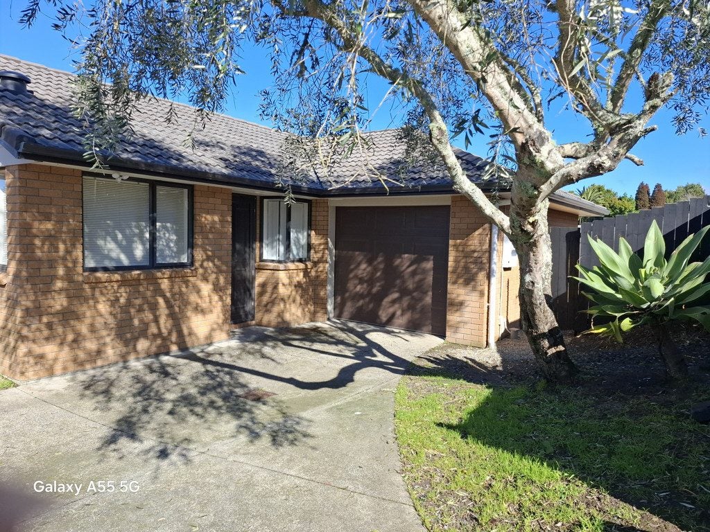 36 Misty Valley Drive, Henderson, Auckland - Carousel 1