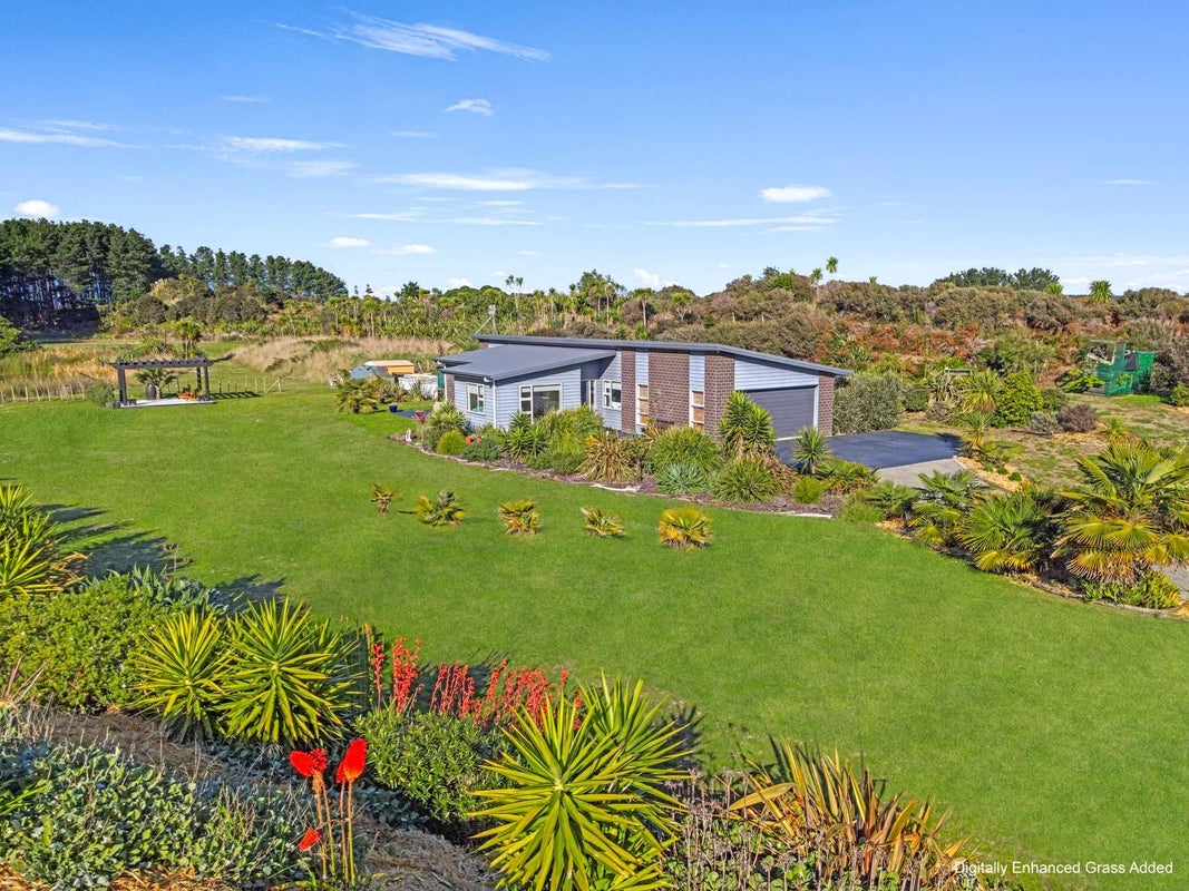 76 Waitarere Rise Avenue, Waitarere, Levin - Carousel 1