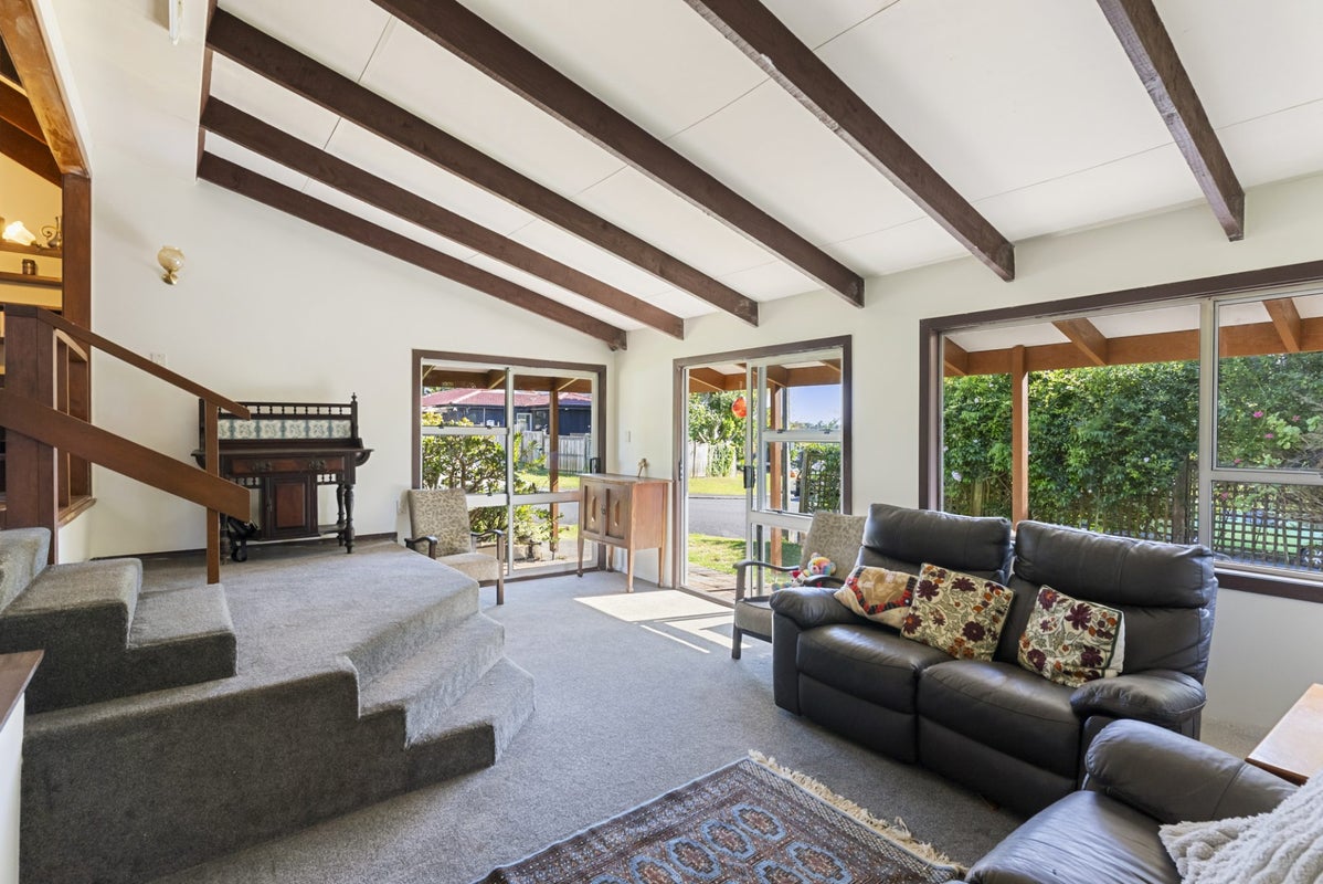 2/3 Miraka Place, Birkenhead, Auckland - Carousel 2