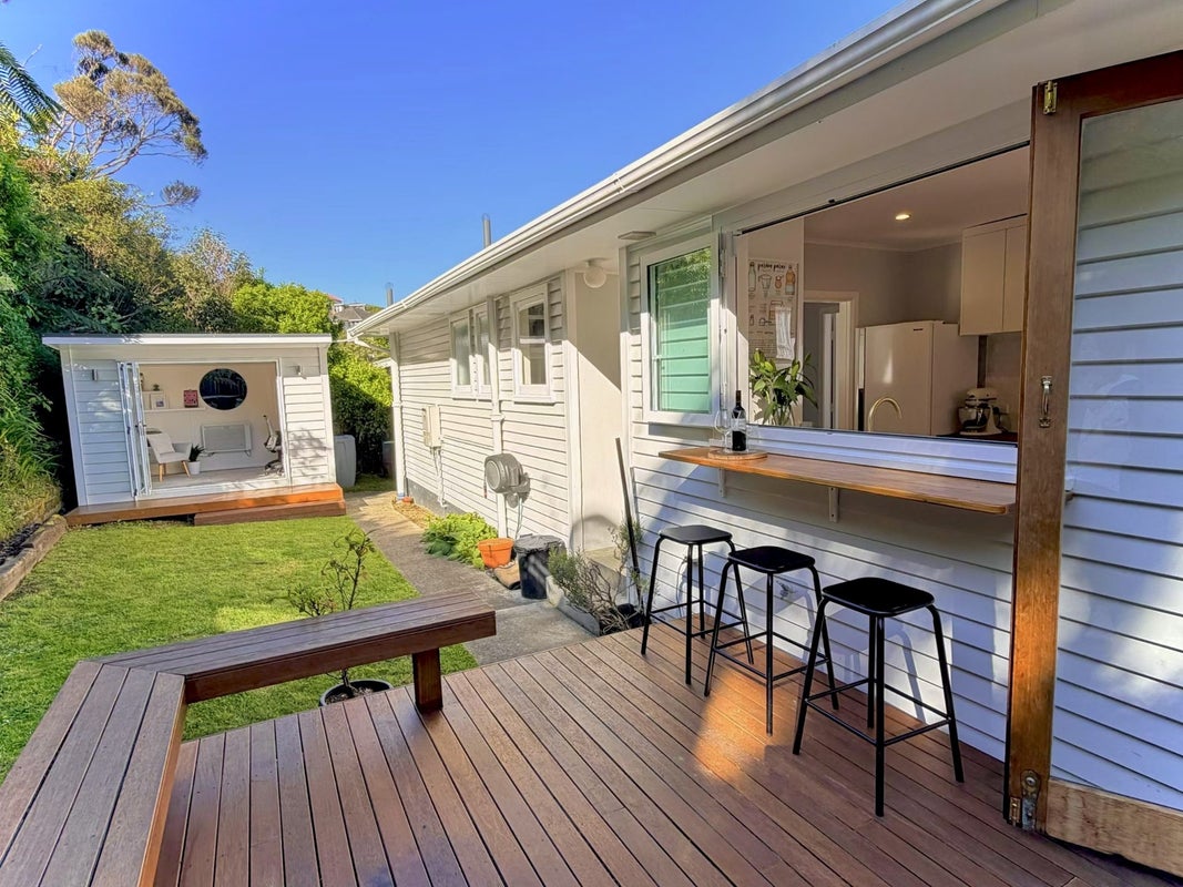10 Cotswold Crescent, Newlands, Wellington - Carousel 2