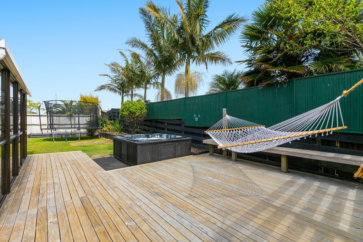 9C Golf Road, Mount Maunganui, Mount Maunganui - Carousel 1