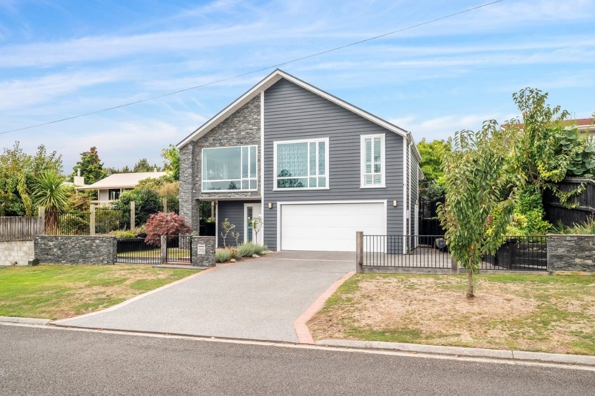 70 Chesham Avenue, Waipahihi, Taupo - Carousel 1