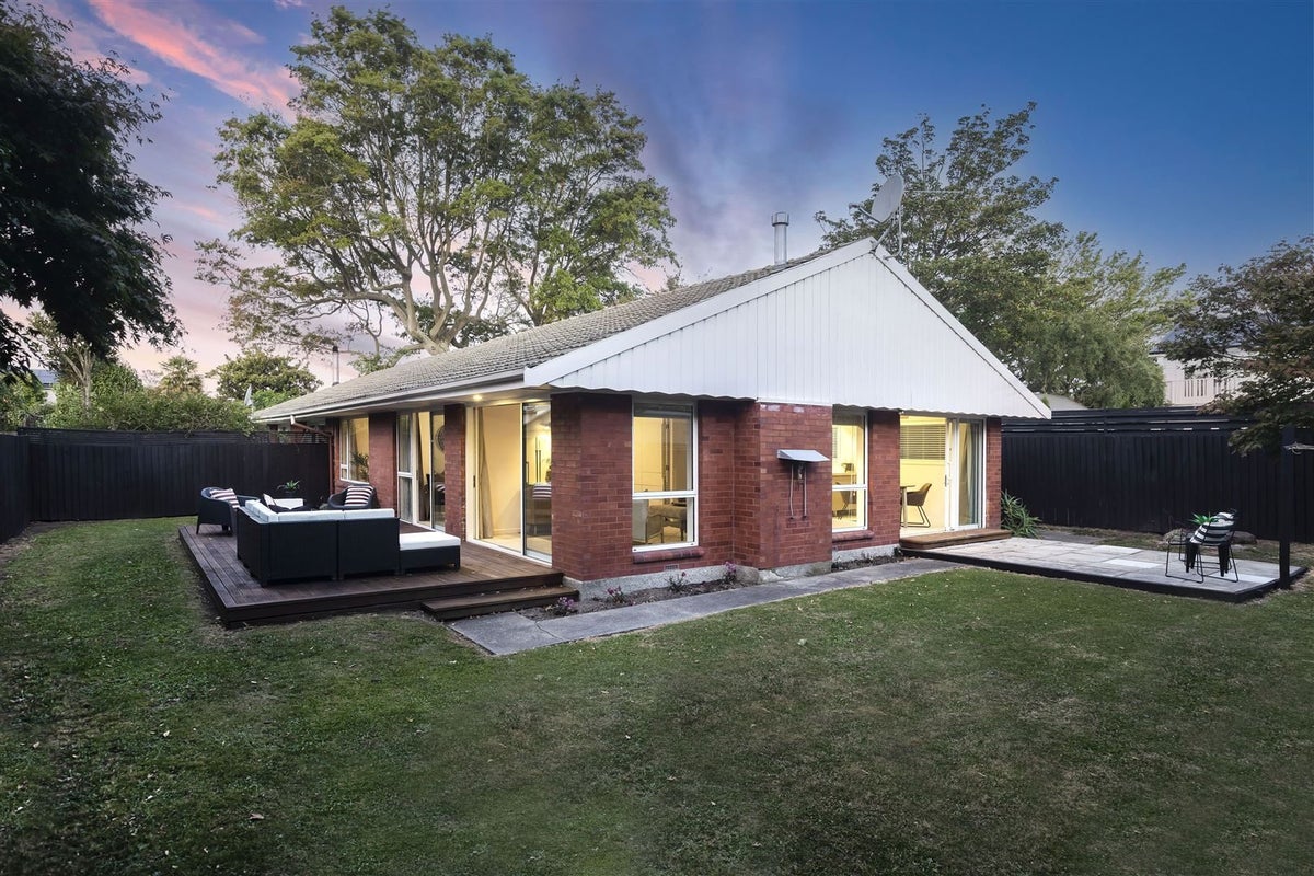 1/15 Knowles Street, St Albans, Christchurch - Carousel 1