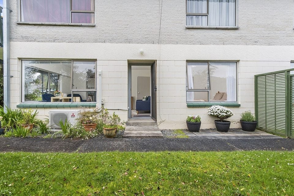 1/126 Lynwood Road, New Lynn, Auckland - Carousel 2