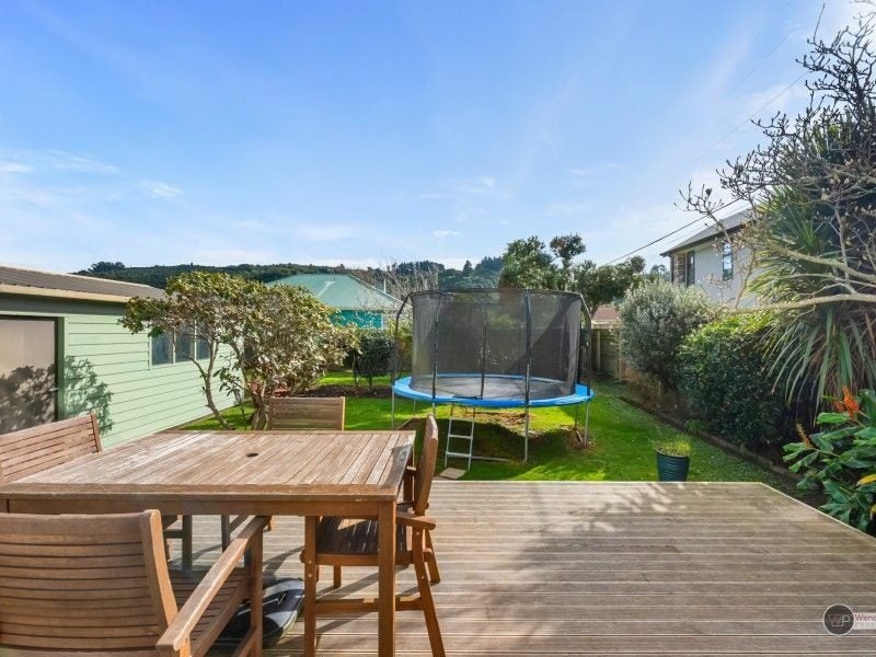 15 Pearce Crescent, Taita, Lower Hutt - Carousel 16