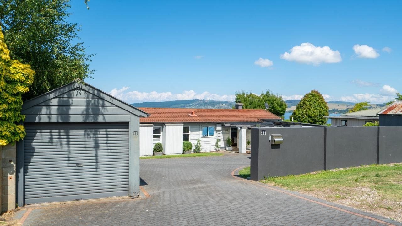 171 Lake Terrace, Hilltop, Taupo - Carousel 2