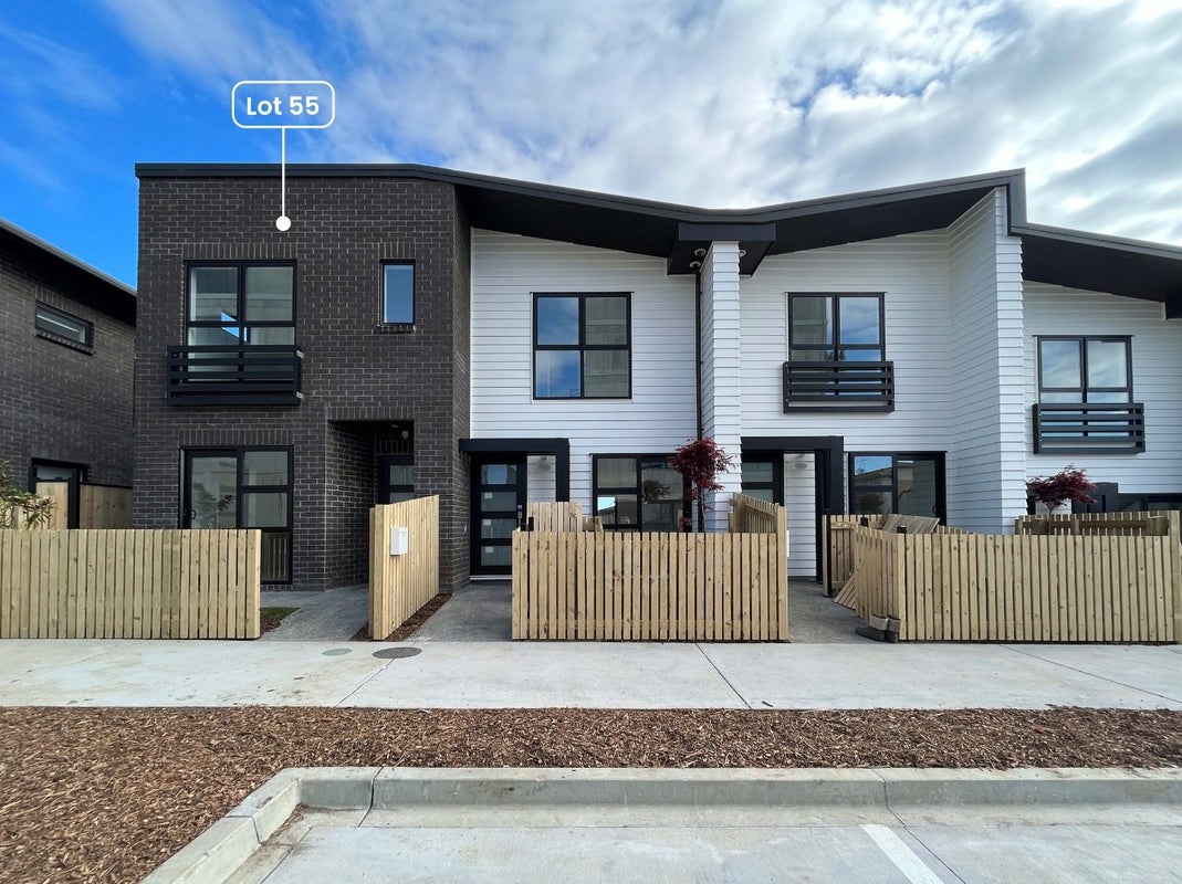 70 Rauemi Way, Te Atatu South, Auckland - Carousel 1