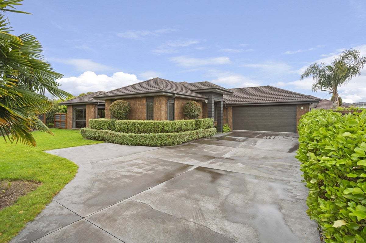5 Sutherland Court, Flagstaff, Hamilton - Carousel 1