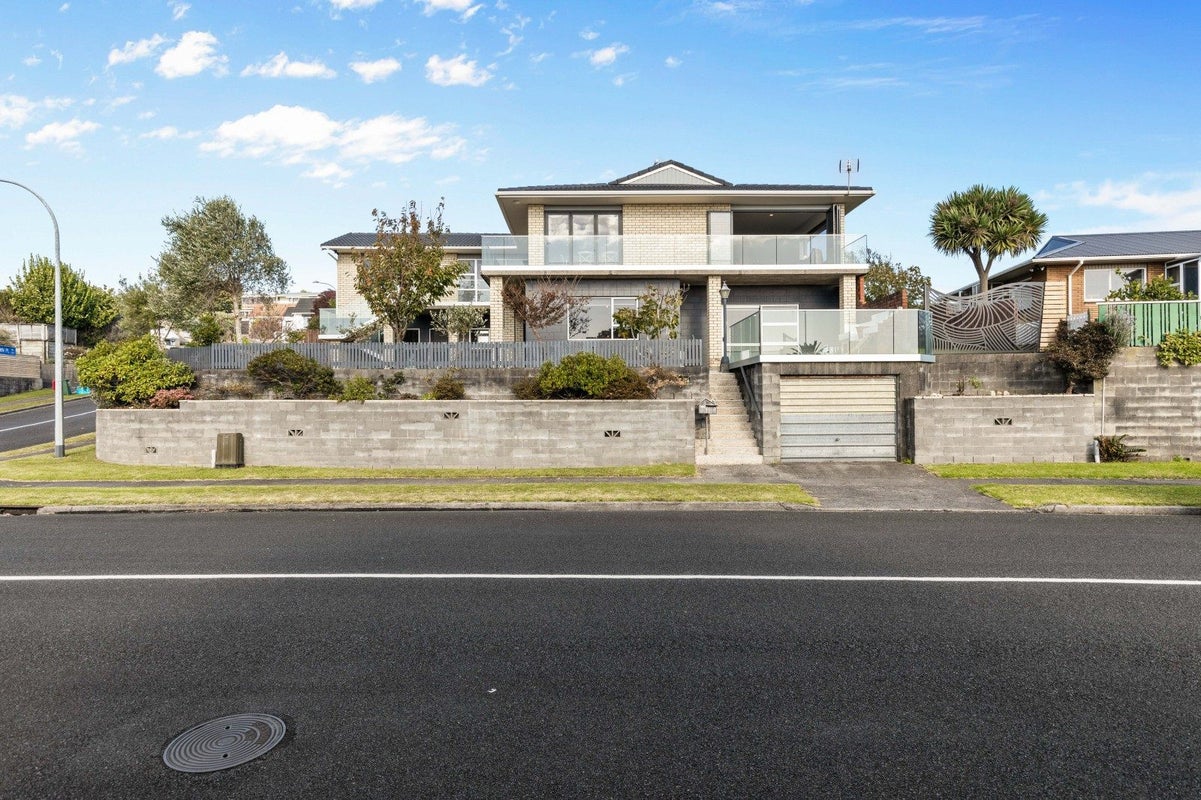 9 Norwich Avenue, Spotswood, New Plymouth - Carousel 1