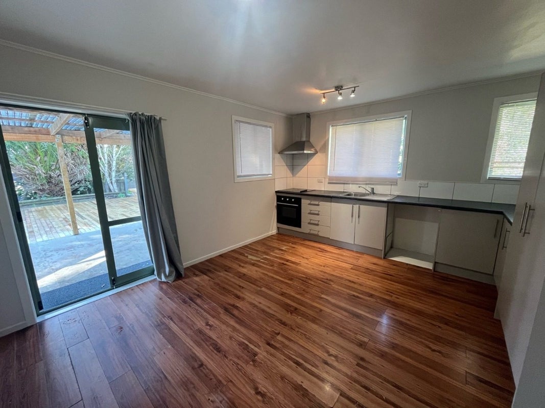 2/73A Russell Road, Manurewa, Auckland - Carousel 2