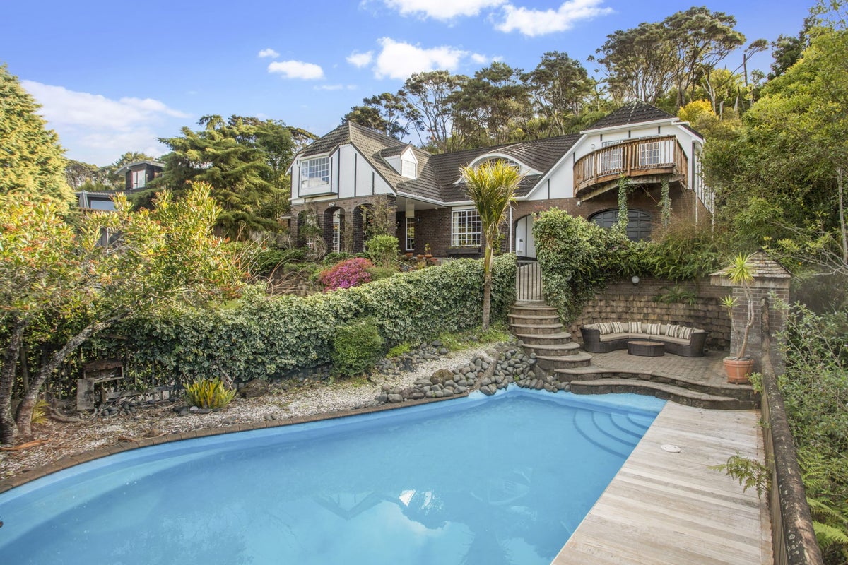 31 Laingfield Terrace, Laingholm, Auckland - Carousel 34