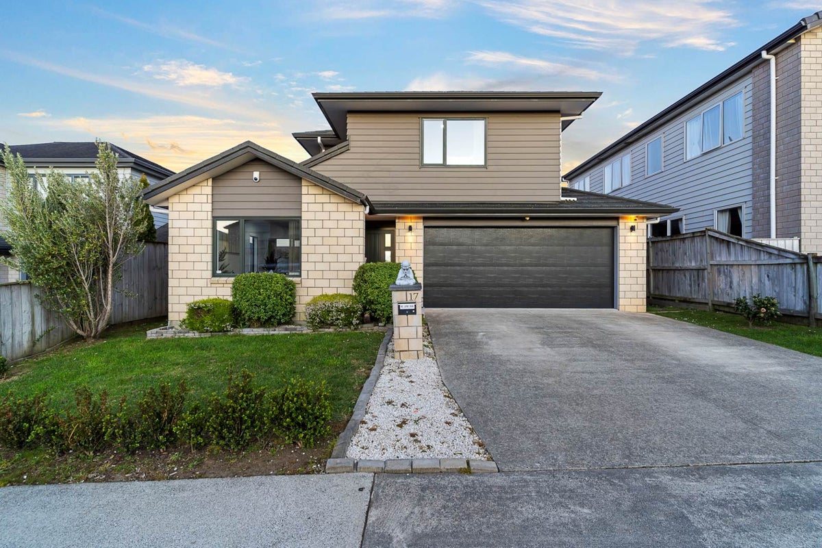 17 Shandon Street, Flat Bush, Auckland - Carousel 1