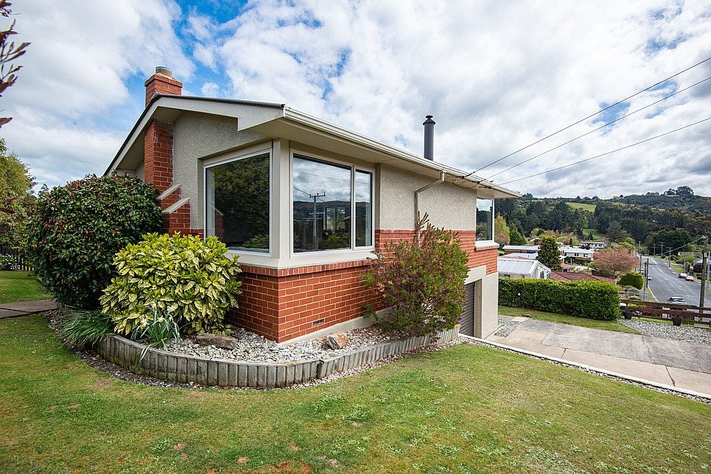 5 Flower Street, Fairfield, Dunedin - Carousel 1