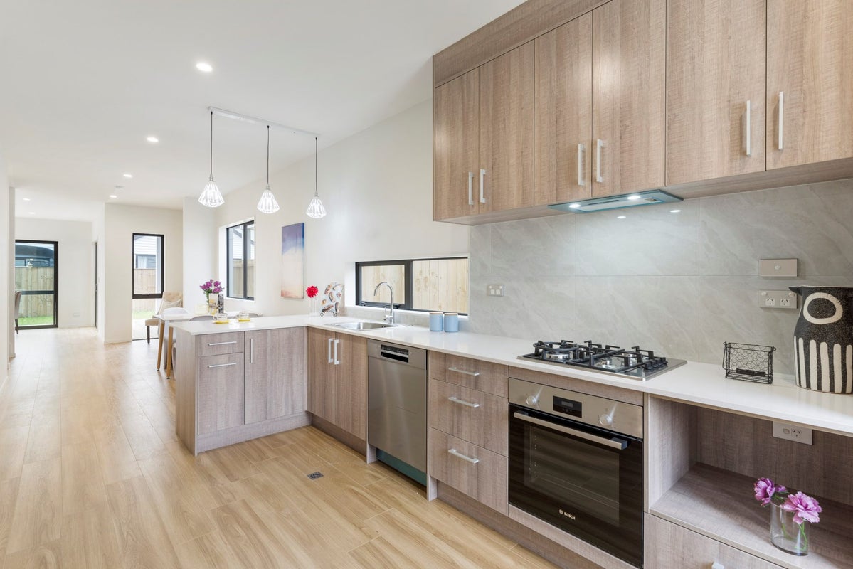 11 John Burn Road, Takanini, Auckland - Carousel 2