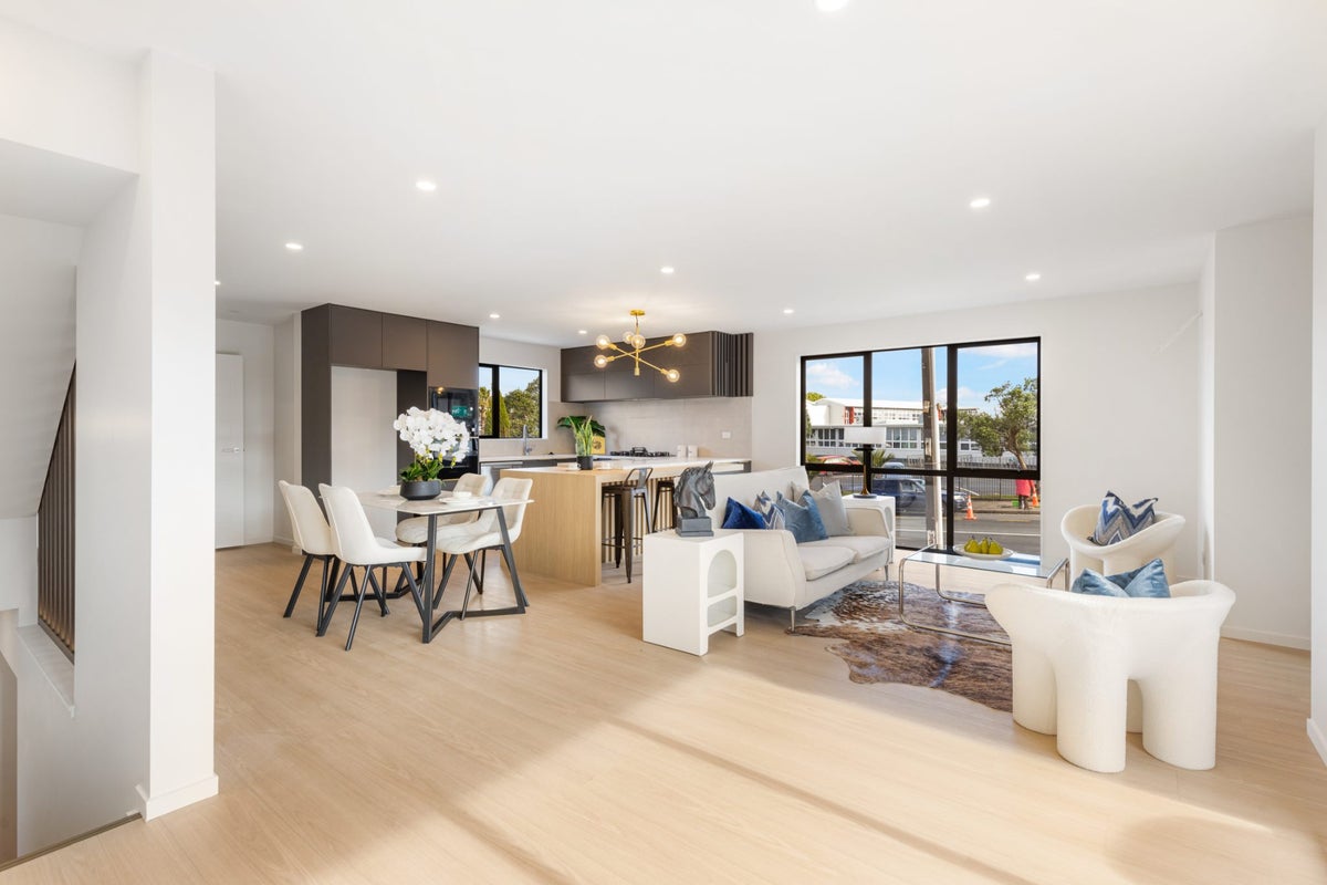 53 Forrest Hill Road, Milford, Auckland - Carousel 2
