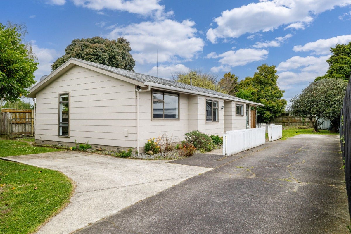 6 Marybank Mews, Highbury, Palmerston North - Carousel 1