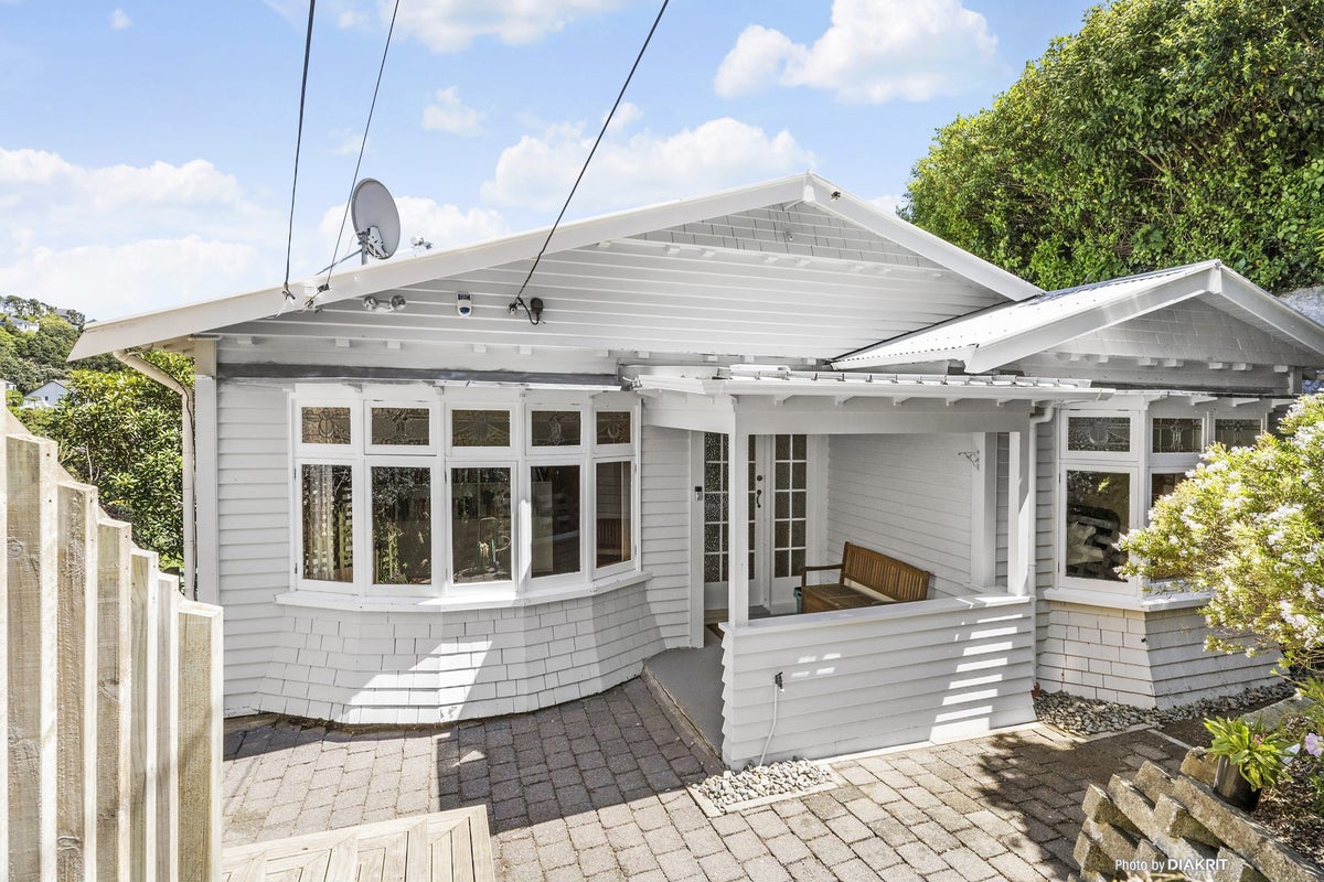 71 Sefton Street, Wadestown, Wellington - Carousel 1