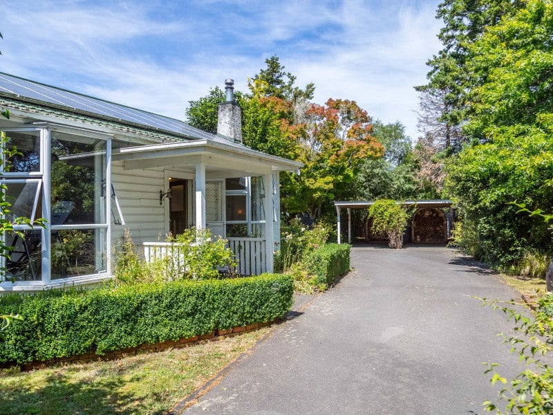 6 Willow Park Drive, Masterton - Carousel 1