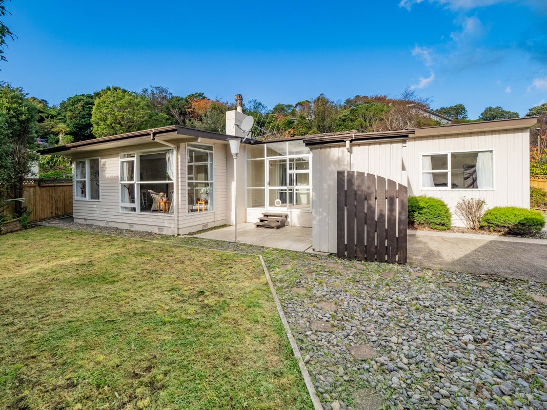 3 Silverbirch Grove, Churton Park, Wellington - Carousel 1