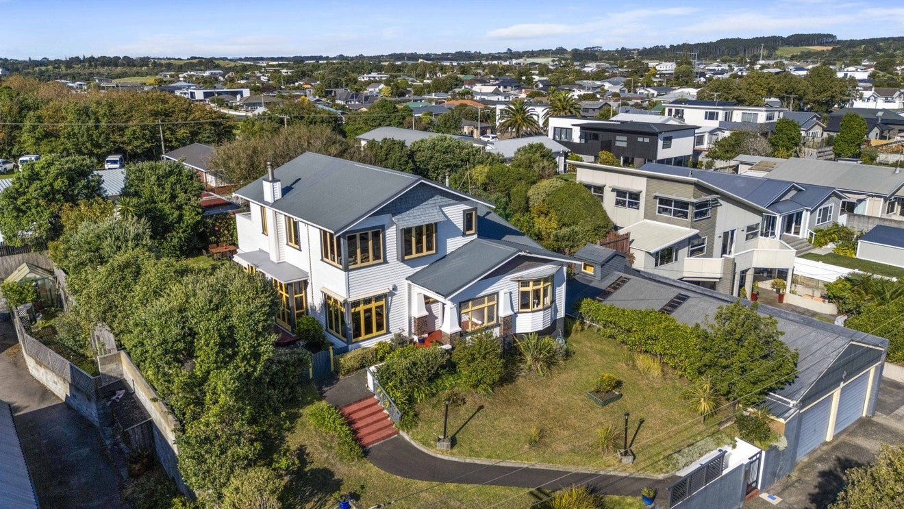 3 Newton Street, Fitzroy, New Plymouth - Carousel 50