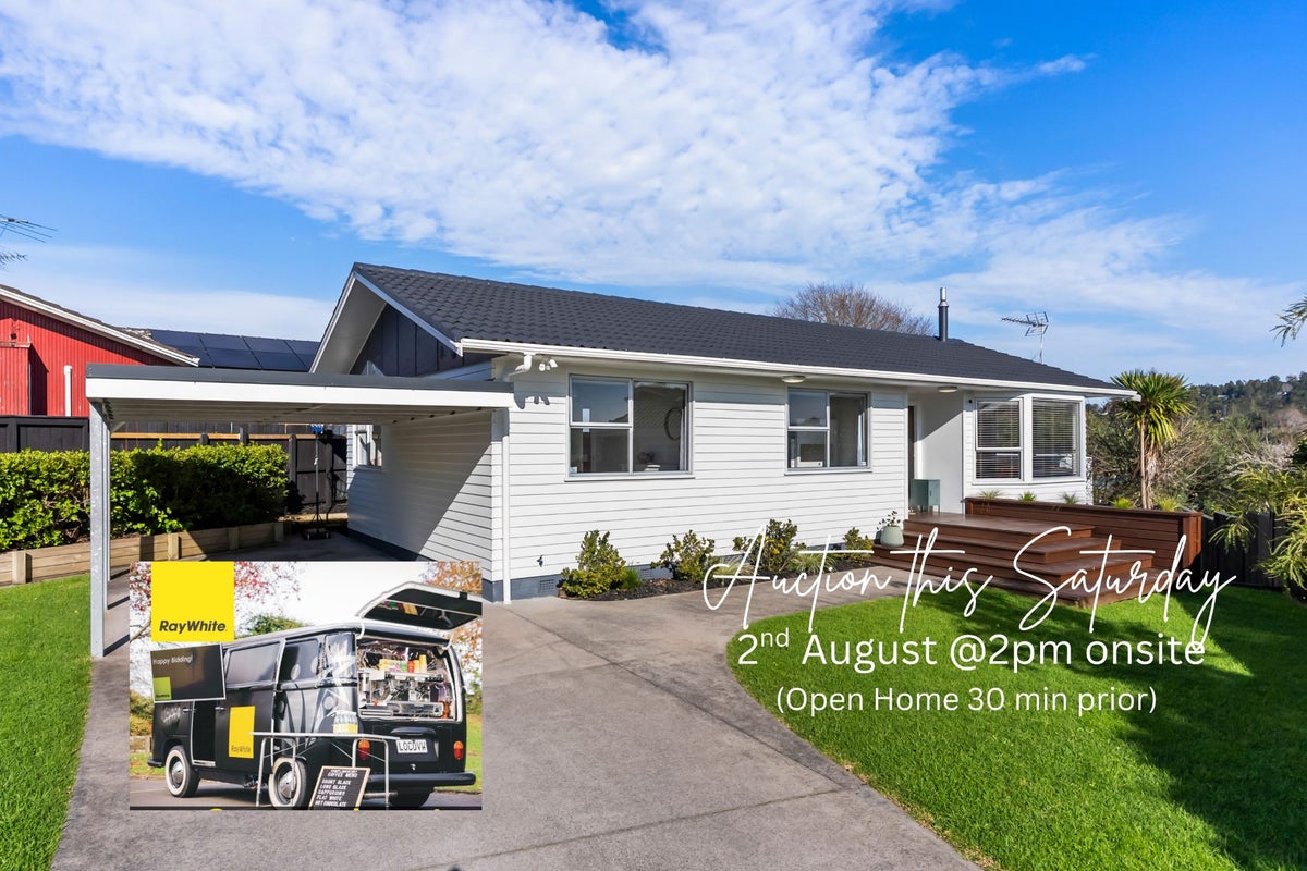 110 Lantana Road, Green Bay, Auckland - Carousel 1