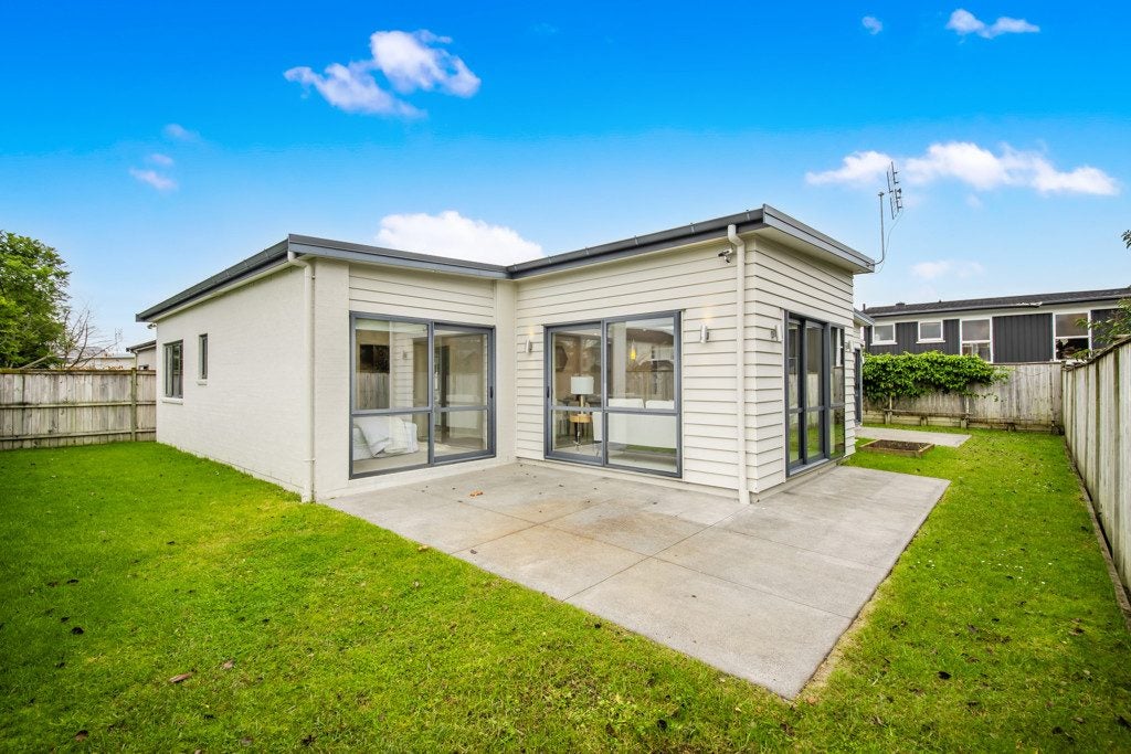 63 Costa Viva Crescent, Karaka, Papakura - Carousel 1
