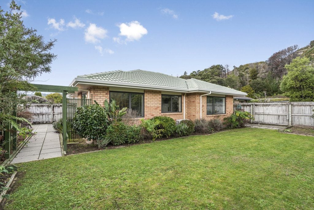 8 Banksiana Street, Trentham, Upper Hutt - Carousel 1