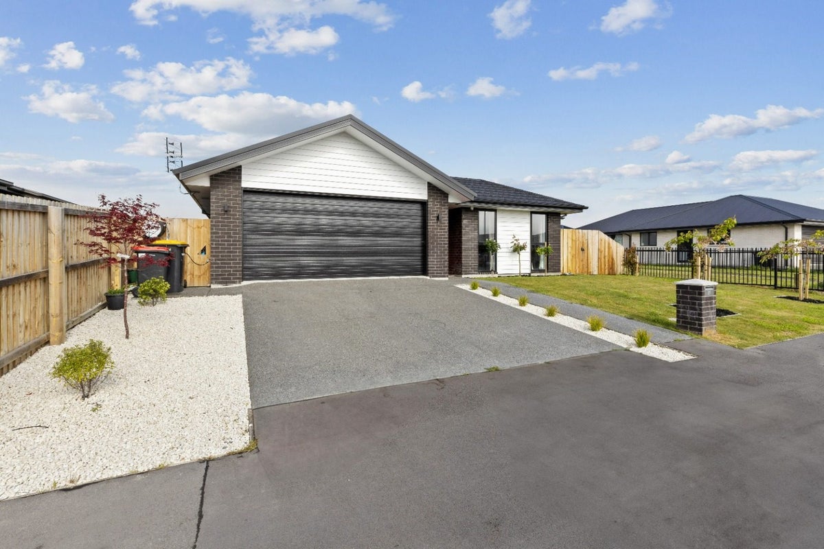 32 Selfe Crescent, Burwood, Christchurch - Carousel 10