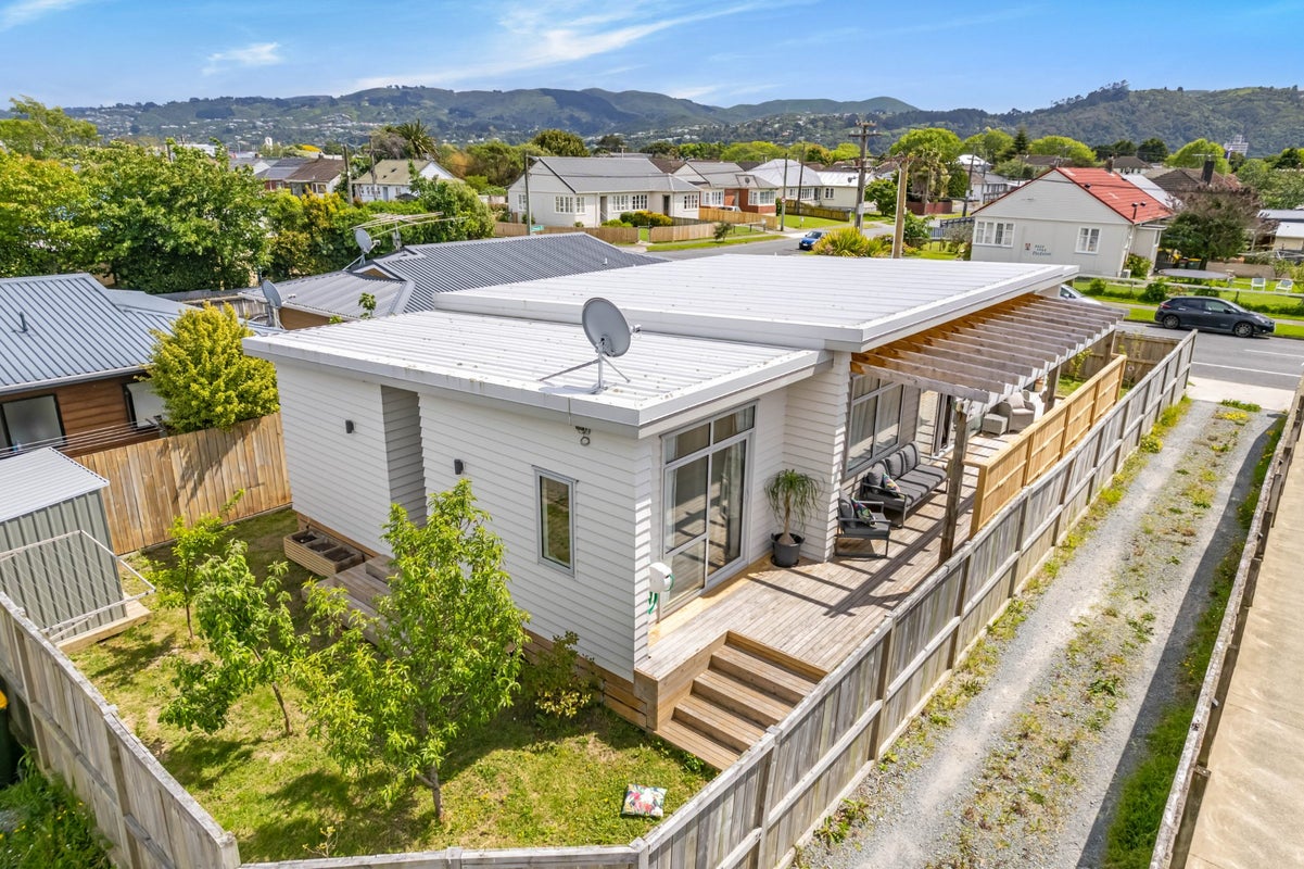 32A Rata Street, Naenae, Lower Hutt - Carousel 1