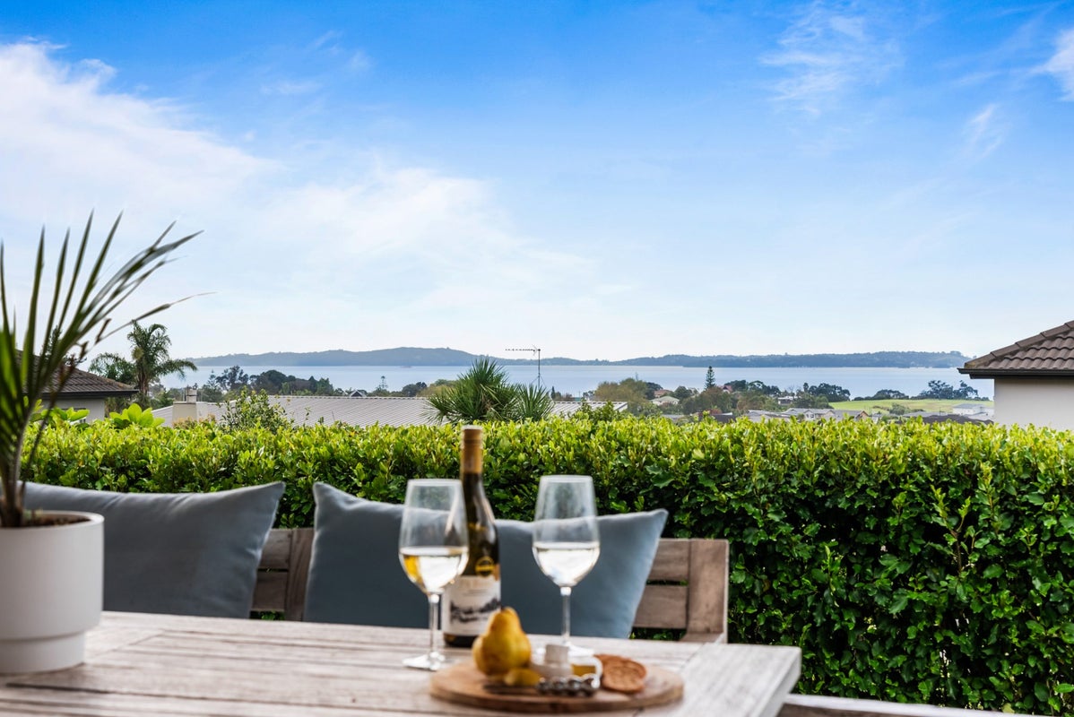 14 Thistle Close, Beachlands, Auckland - Carousel 2