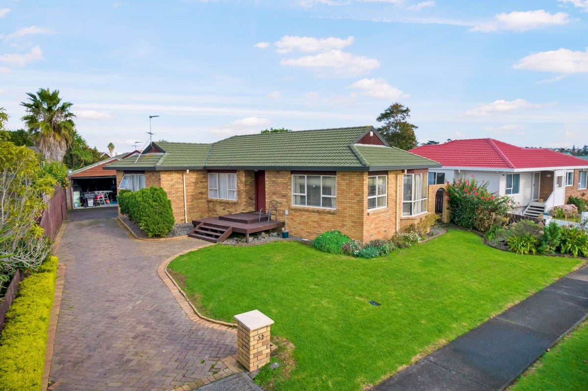 52 Burswood Drive, Burswood, Auckland - Carousel 1