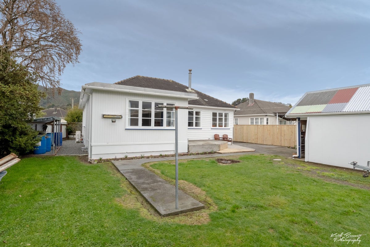 5 Hodgins Grove, Naenae, Lower Hutt - Carousel 2
