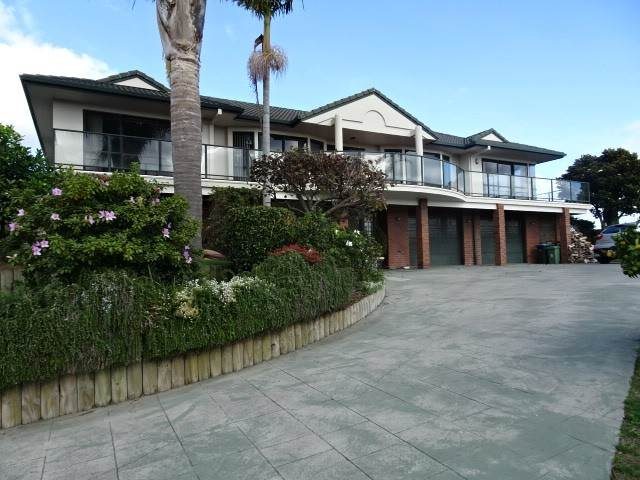 10 Norfolk Way, Welcome Bay, Tauranga - Carousel 1