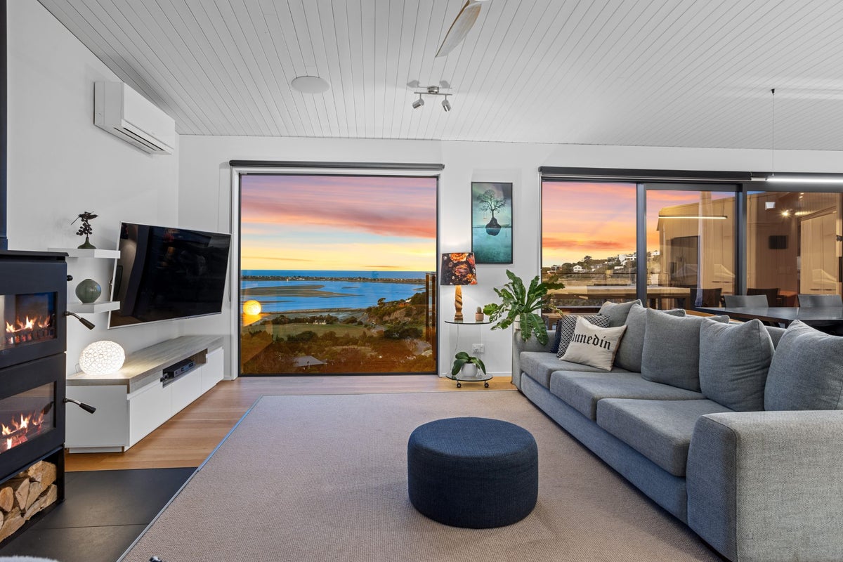 109 Santa Maria Avenue, Mount Pleasant, Christchurch - Carousel 2