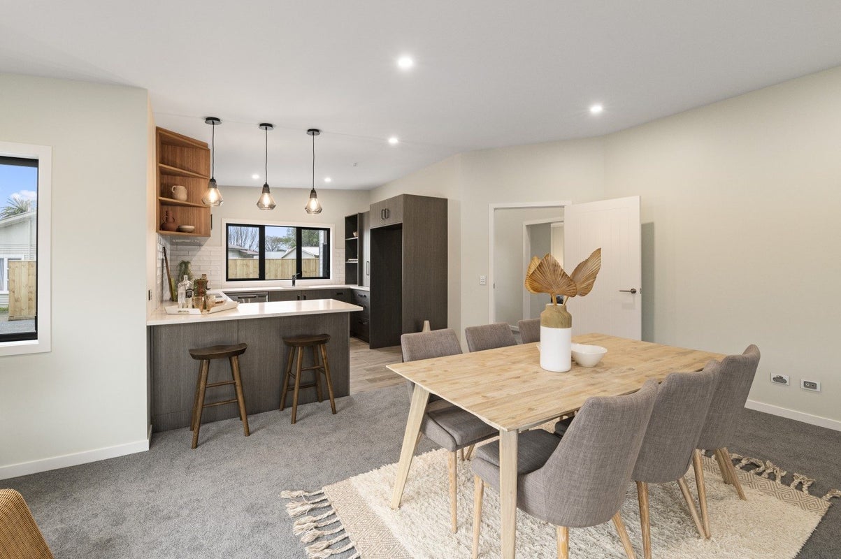 10 Queenwood Road, Levin, Levin - Carousel 1