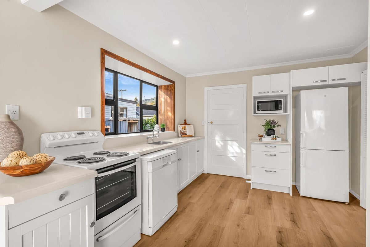 15 Willow Avenue, Stoke, Nelson - Carousel 2