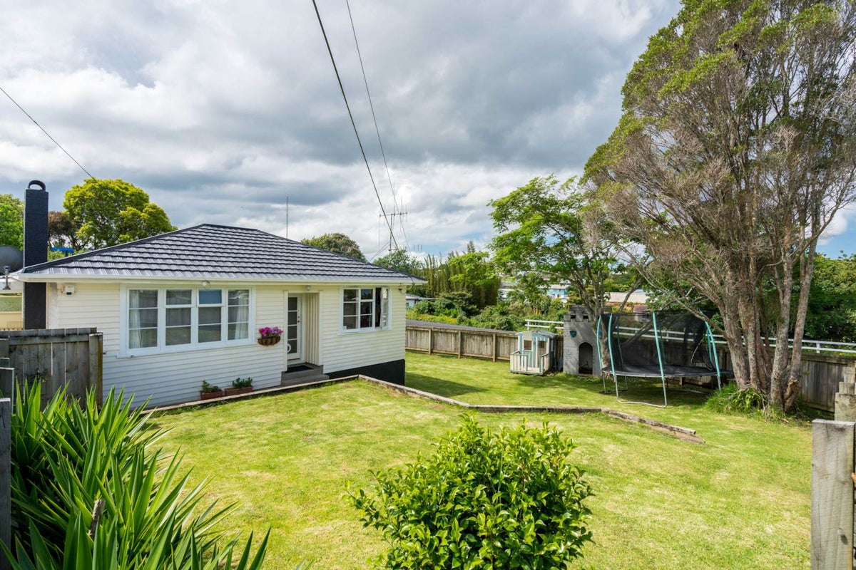 30 Grant Street, Kamo, Whangarei - Carousel 2