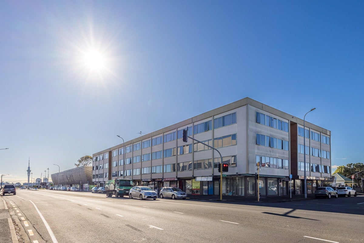 1L/94 Dominion Road, Mount Eden, Auckland - Carousel 1