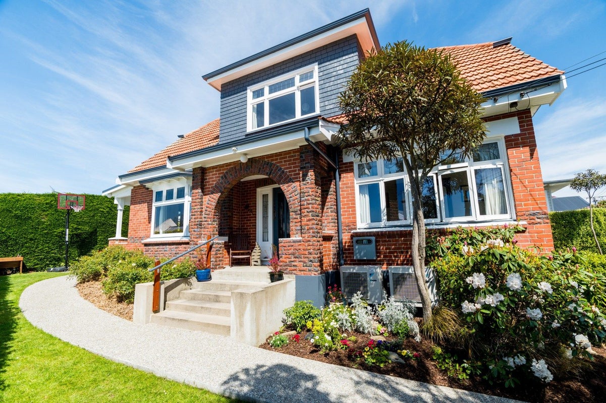 5 Belgrave Crescent, Kaikorai, Dunedin - Carousel 1