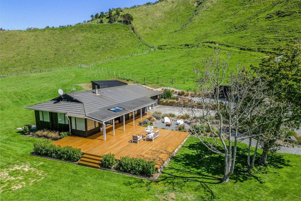 334 Maungakotukutuku Road, Maungakōtukutuku, Paraparaumu - Carousel 1