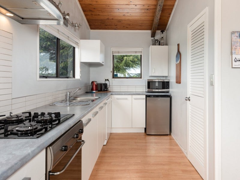 1 Cambridge Road, Judea, Tauranga - Carousel 2