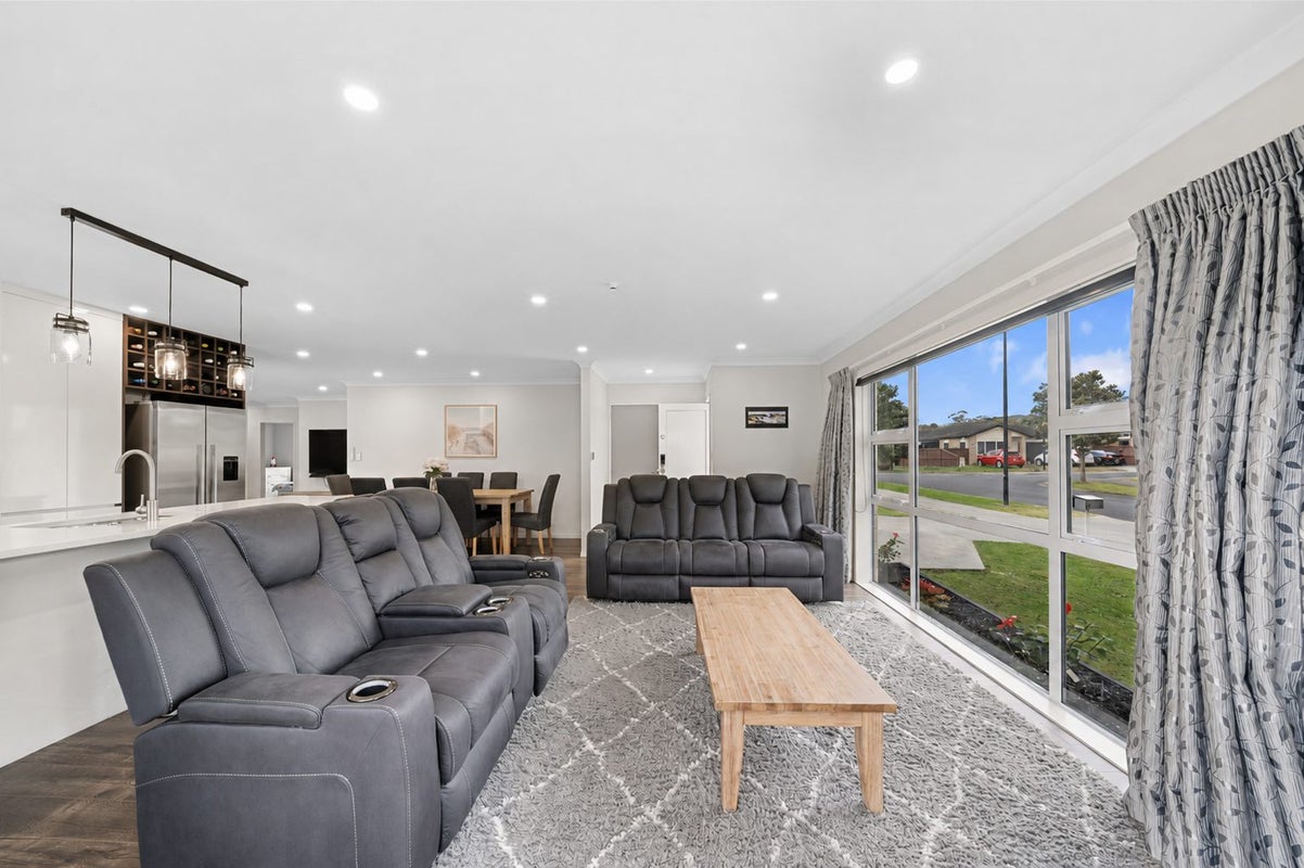 14 Twin Parks Rise, Papakura, Papakura - Carousel 2